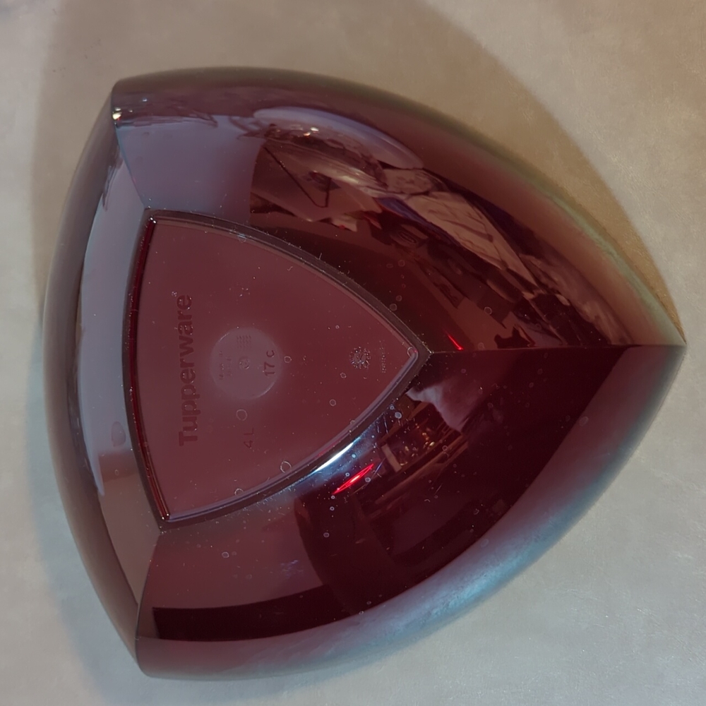 Tupperware Ice Prisms Bowls set of 4 and Ruby Red Triangle Bowl NEW - Picture 2 of 11